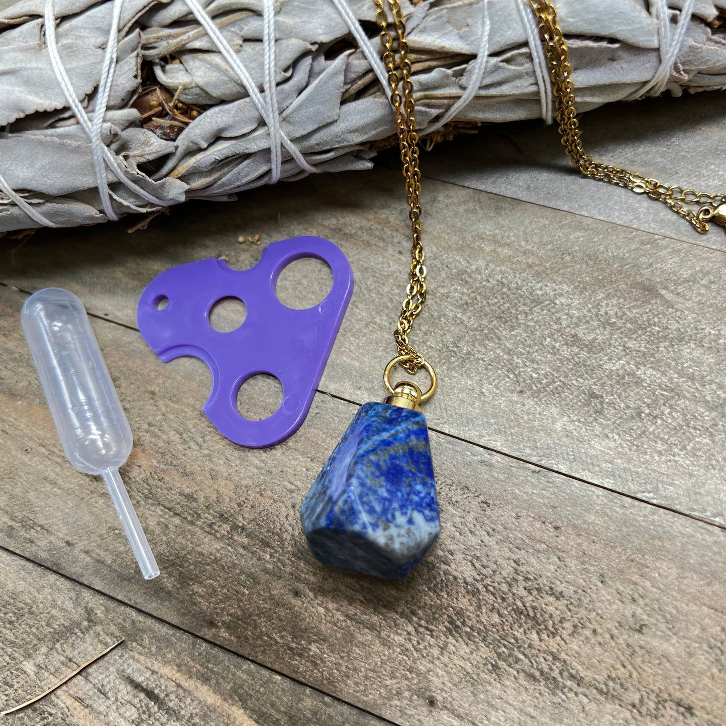 Sacred Oil Crystal Necklace - Cream & Coco Skincare