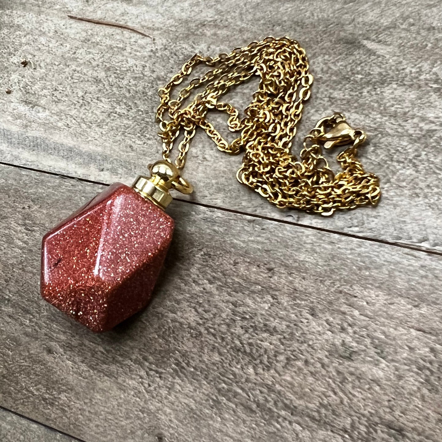 Sacred Oil Crystal Necklace - Cream & Coco Skincare