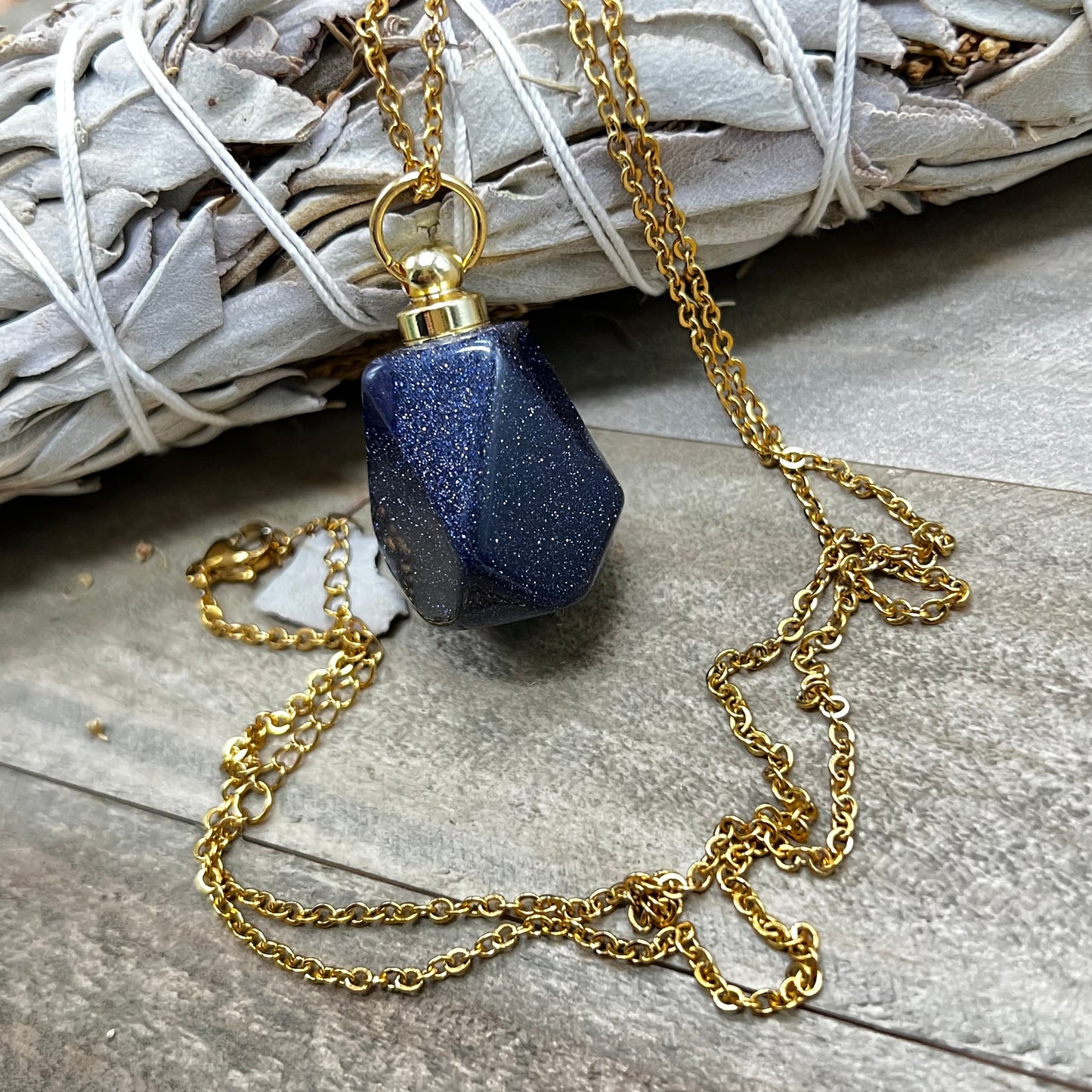 Sacred Oil Crystal Necklace - Cream & Coco Skincare