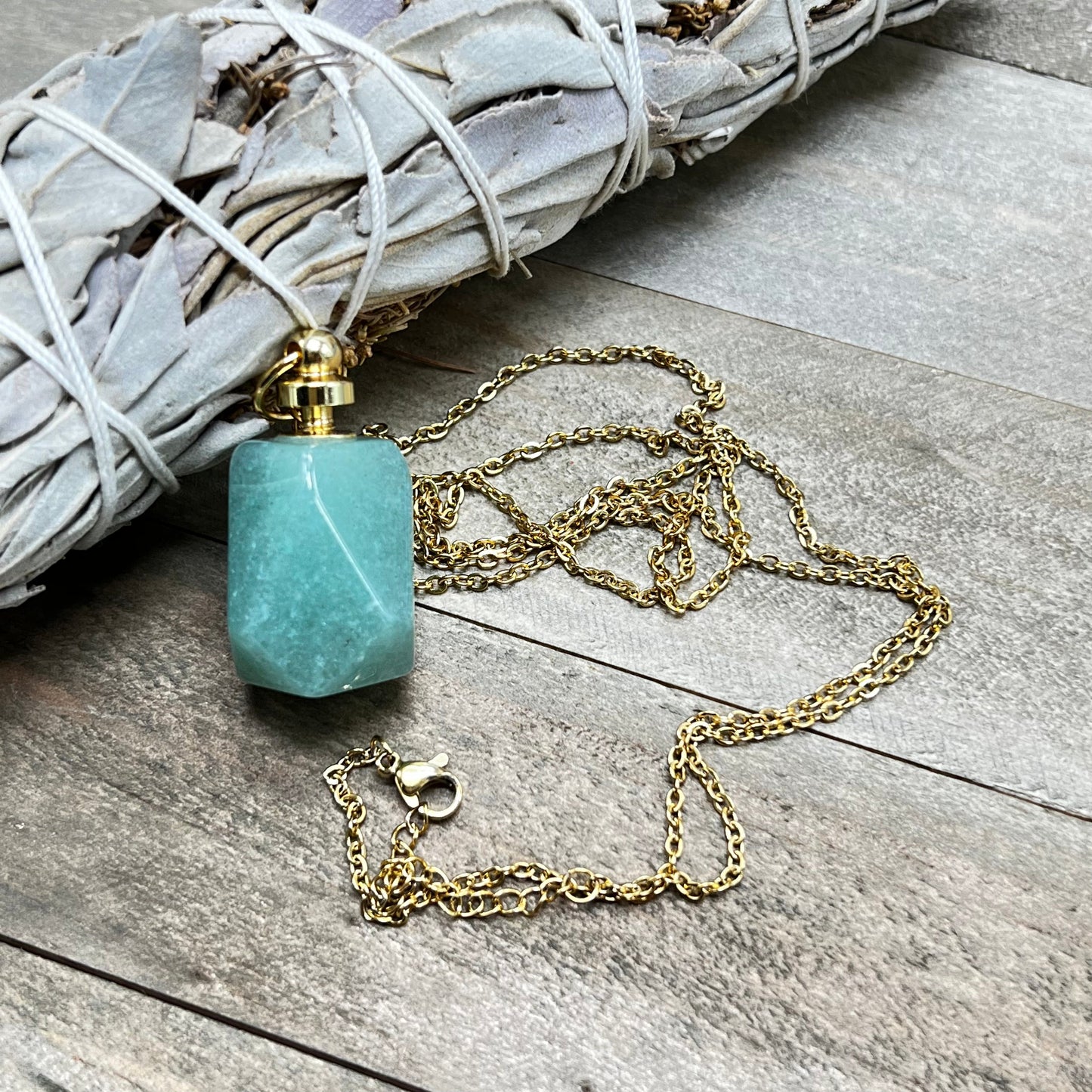Sacred Oil Crystal Necklace - Cream & Coco Skincare