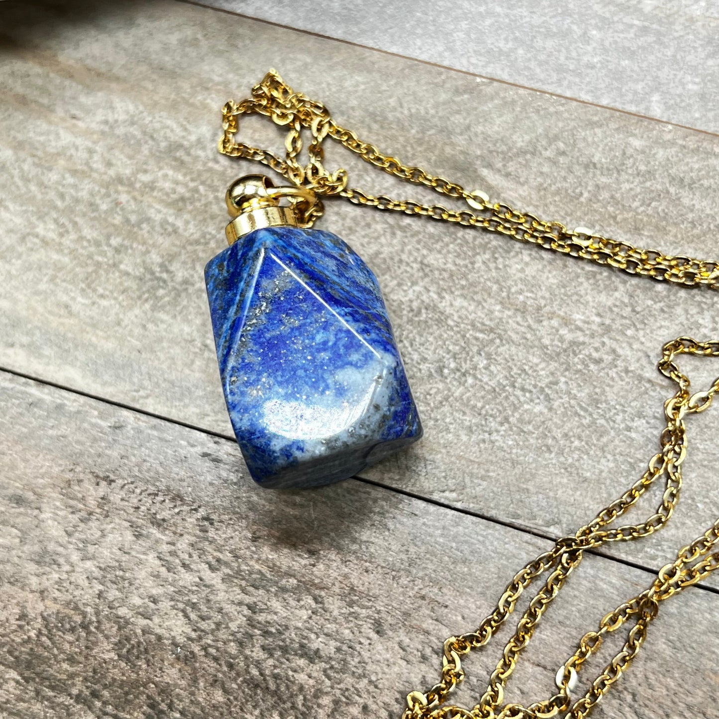 Sacred Oil Crystal Necklace - Cream & Coco Skincare