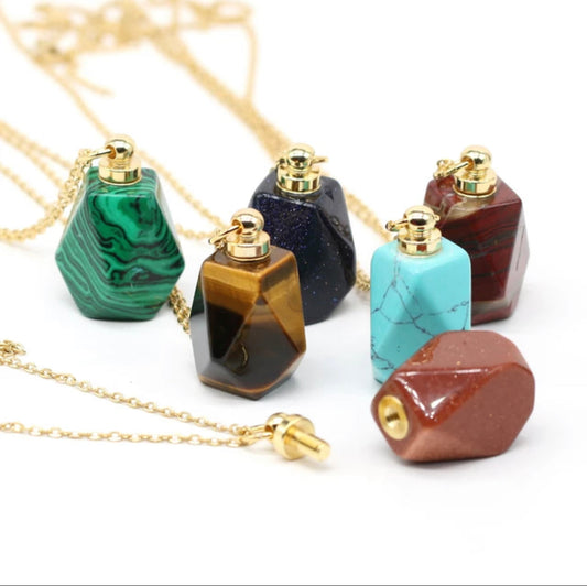 Sacred Oil Crystal Necklace - Cream & Coco Skincare