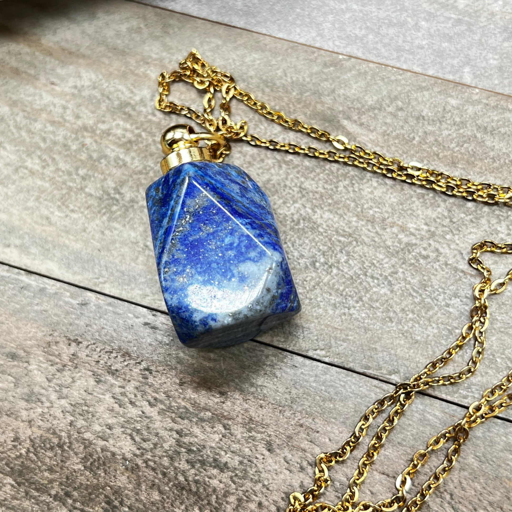 Sacred Oil Crystal Necklace - Cream & Coco Skincare